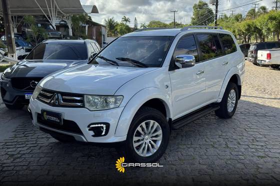 MITSUBISHI PAJERO 3.2 HPE 4X4 7 LUGARES 16V TURBO INTERCOOLER DIESEL 4P AUTOMÁTICO